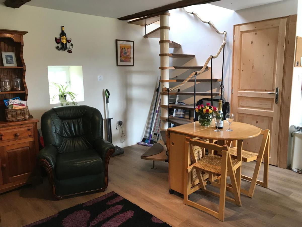 Ferme De Noyes Cottage Sourdeval ภายนอก รูปภาพ